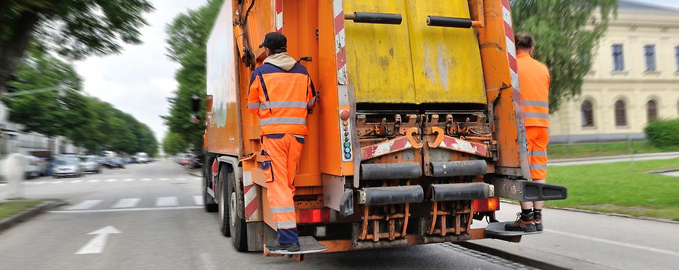 Abfalltransporte: Anzeigepflicht und Fahrzeugkennzeichnung