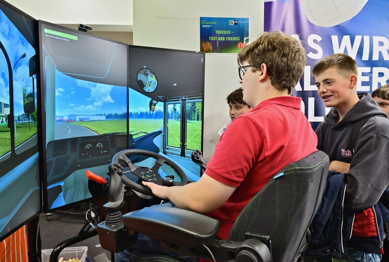 In der Vergangenheit kam insbesondere der Fahrsimulator bei den jungen Leuten gut an. Damit konnten sie verschiedene Berufe in einer realistischen Umgebung kennenlernen.