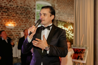 Valentin Mitskevich unterstützt bei Hochzeiten europaweit.