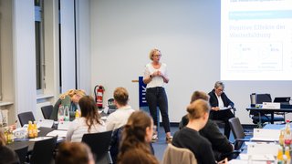 In einer Info-Veranstaltung erfuhren die neuen Stipendiatinnen und Stipendiaten alles rund um die „Begabtenförderung berufliche Bildung“.