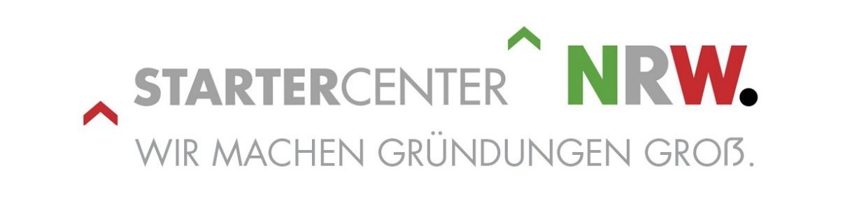 Logo des STARTERCENTER NRW. Links steht in grauen Großbuchstaben das Wort „STARTERCENTER“, rechts daneben in grün, grau und rot das Wort „NRW“ mit einem schwarzen Punkt. Oberhalb der Schrift sind zwei kleine Pfeile nach oben in Rot und Grün zu sehen. Unter dem Logo steht in grauer Schrift: „Wir machen Gründungen groß.“
