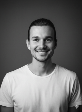 Florian Platau ist freiberuflicher Softwareentwickler. 