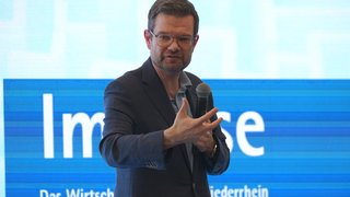 Bundesjustizminister Dr. Marco Buschmann sprach bei „Impulse – Das Wirtschaftsforum am Niederrhein“ über das Thema Bürokratieabbau.