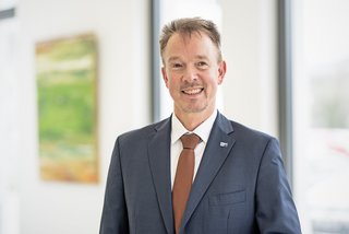 Dr. Egbert Schwarz ist Bereichsleiter der Weiterbildung.