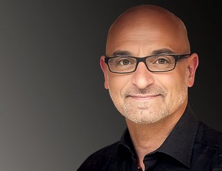 Ivano Fargnoli steht hinter Konfliktbereit.