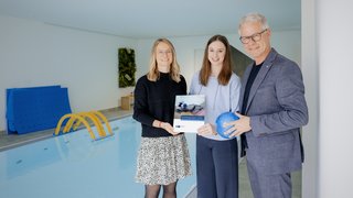 Sie stellten den Gründungsreport vor (v.l.): IHK-Existenzgründungsberaterin Stephanie Efertz, die Krefelder Gründerin Anna Hermanns und IHK-Hauptgeschäftsführer Jürgen Steinmetz.