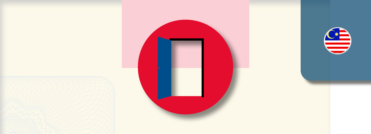Grafik zeigt ein rotes Kreis-Symbol mit einer geöffneten blauen Tür in der Mitte, als Zeichen für Einladung oder Zugang. Rechts oben befindet sich ein rundes Icon mit der Flagge Malaysias.
