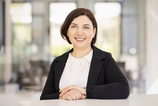 Nata Sidonashvili ist Prüfungskoordinatorin im Geschäftsbereich Fortbildung.