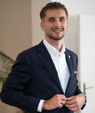 Noah Clöters ist Geschäftsführer der Valor Makler GmbH