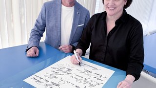 Landrätin Katharina Reinhold hat im Beisein von IHK-Hauptgeschäftsführer Jürgen Steinmetz den Pakt für Planungsbeschleunigung im Rheinischen Revier unterzeichnet. 